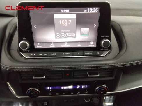 Used 2024 Nissan Rogue SV image 23