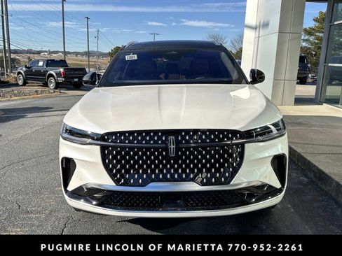 New 2026 Lincoln Nautilus Reserve image 2