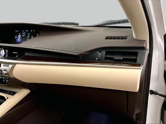Used 2016 Lexus ES 350 w/ Premium Package w/Wood Trim FWD image 15