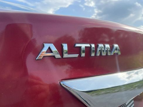 Used 2013 Nissan Altima 2.5 S FWD image 10