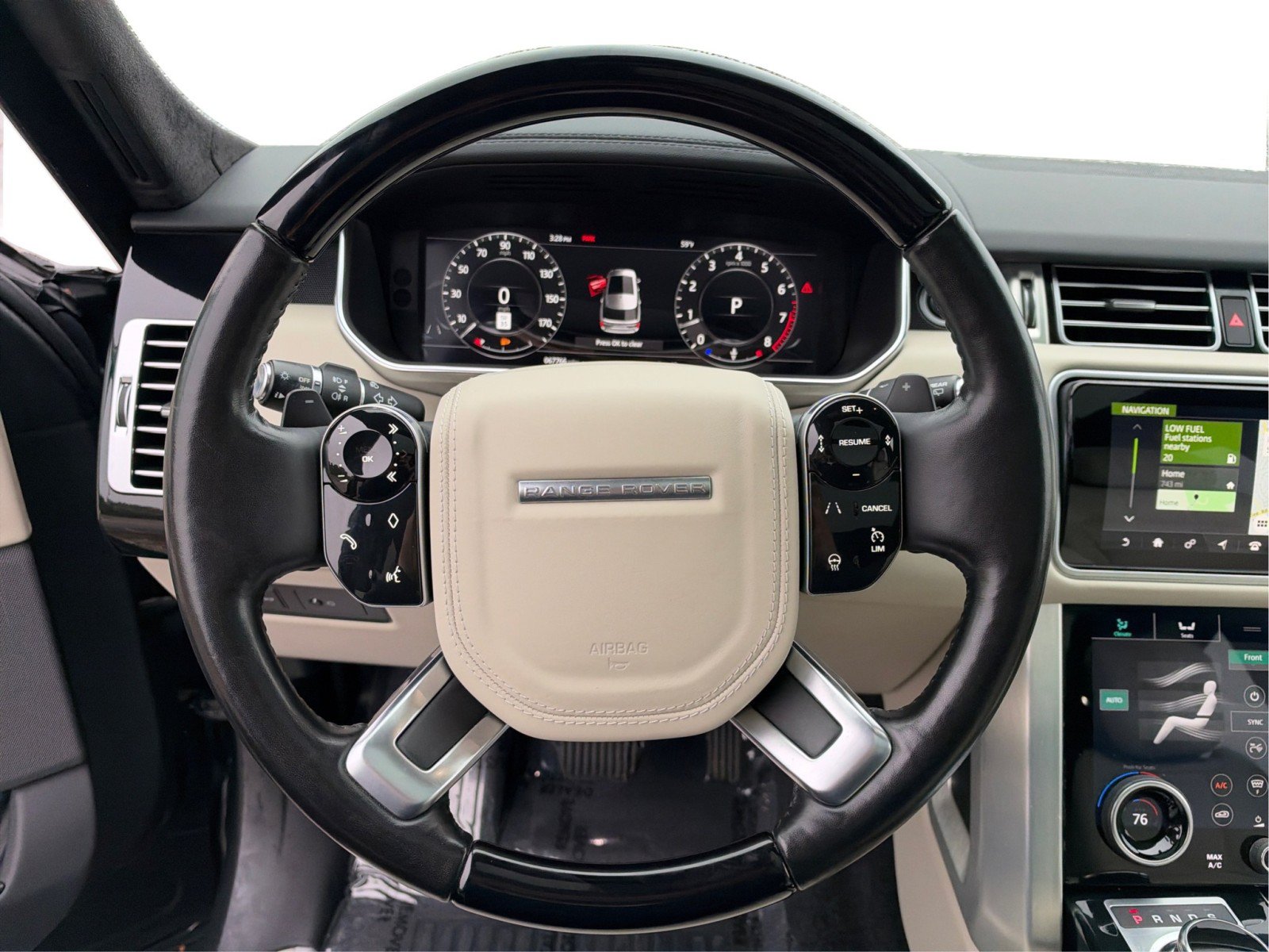 Used 2019 Land Rover Range Rover Supercharged AWD/4WD image 18