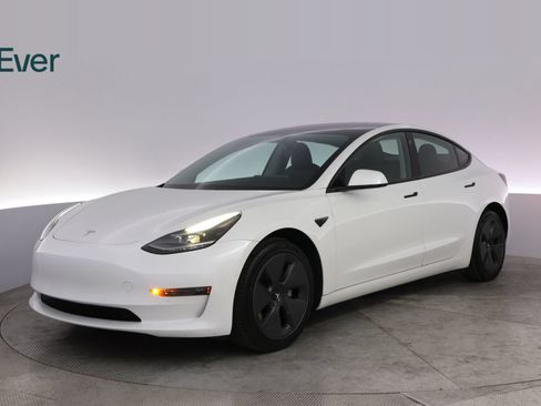 Used 2021 Tesla Model 3 Standard Range Plus RWD image 2