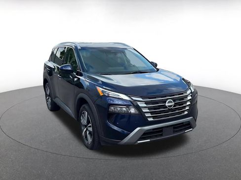 Used 2026 Nissan Rogue SL AWD/4WD image 3