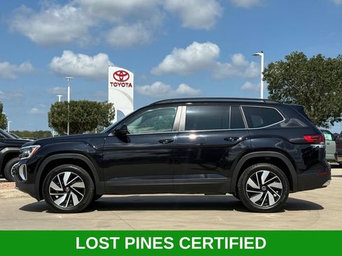 Used 2025 Volkswagen Atlas SE FWD image 2