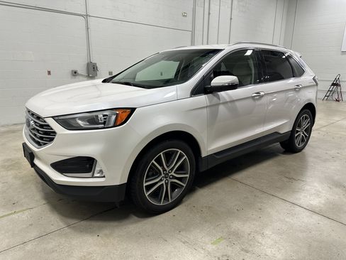 Used 2019 Ford Edge Titanium w/ Cold Weather Package AWD/4WD image 5