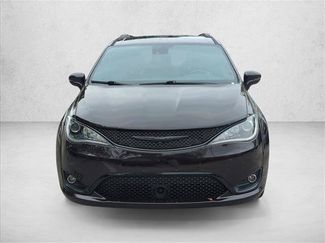 Used 2019 Chrysler Pacifica Limited w/ Advanced Safetytec Group FWD video 2