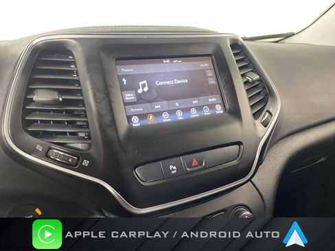 Used 2020 Jeep Cherokee Latitude Plus AWD/4WD image 2