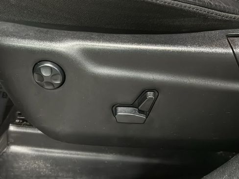 Used 2020 Jeep Grand Cherokee Limited AWD/4WD image 22