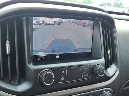 Used 2022 GMC Canyon AT4 AWD/4WD image 11