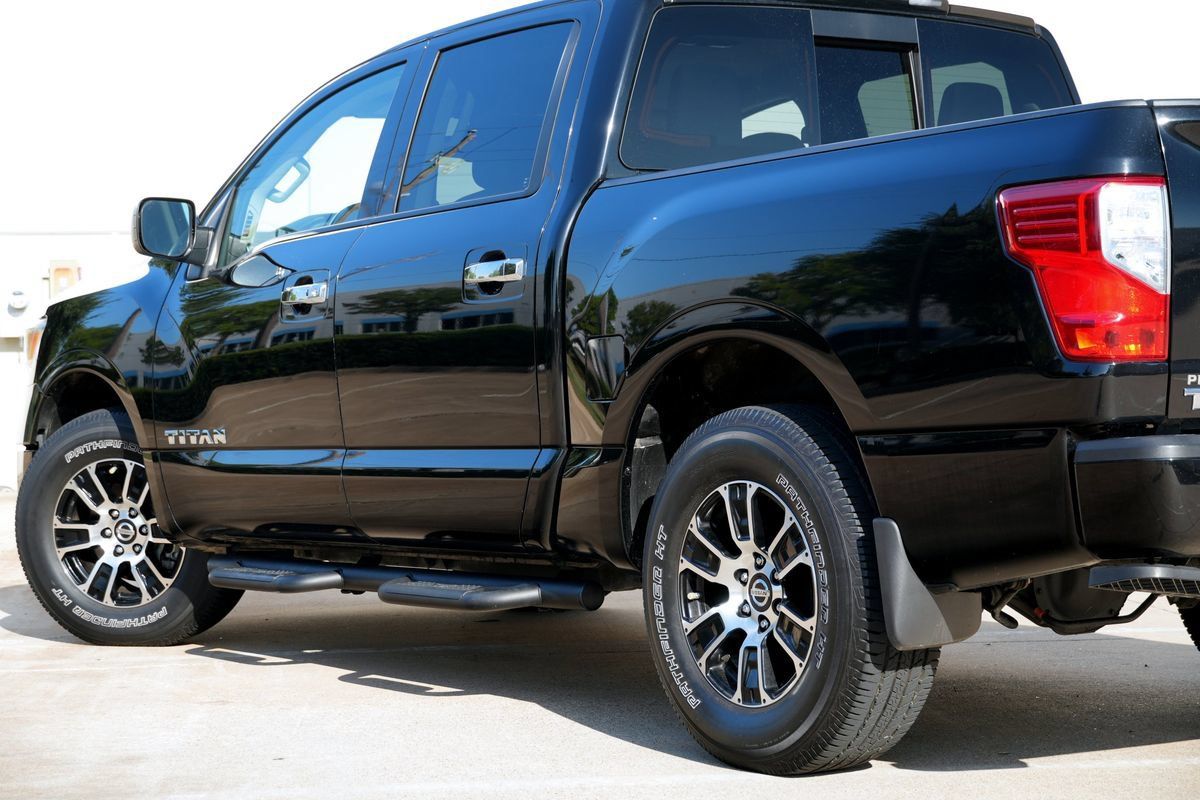 Used 2021 Nissan Titan SV w/ SV Convenience Package RWD image 32