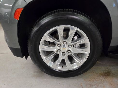 Used 2023 Chevrolet Suburban Premier RWD image 13