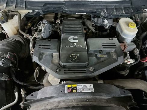 Used 2015 RAM 2500 Tradesman w/ Chrome Appearance Group image 29