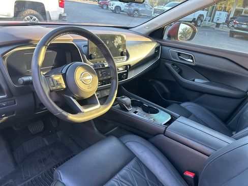 Used 2023 Nissan Rogue Platinum w/ Platinum Premium Package image 8