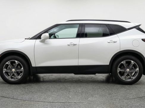 Used 2025 Chevrolet Blazer LT FWD image 5