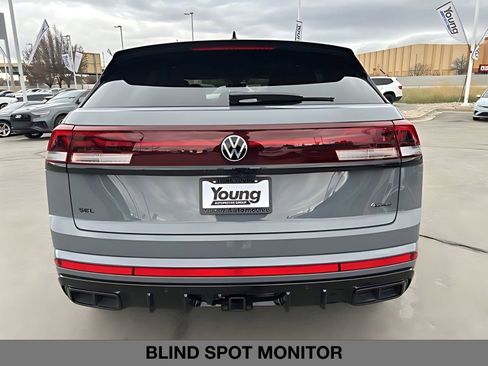 New 2026 Volkswagen Atlas Cross Sport SEL R-Line image 4