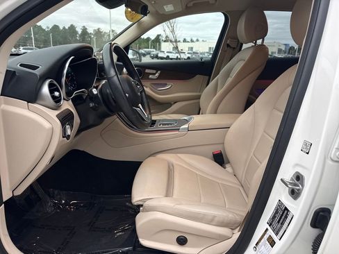 Used 2022 Mercedes-Benz GLC 300 4MATIC w/ Premium Package Lite image 13