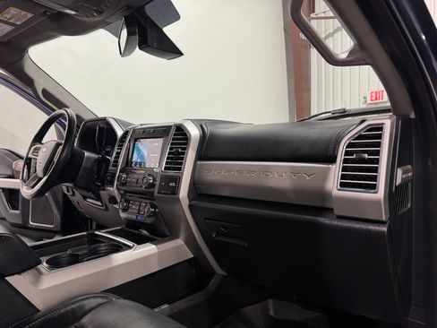 Used 2017 Ford F250 Lariat w/ Lariat Ultimate Package image 19