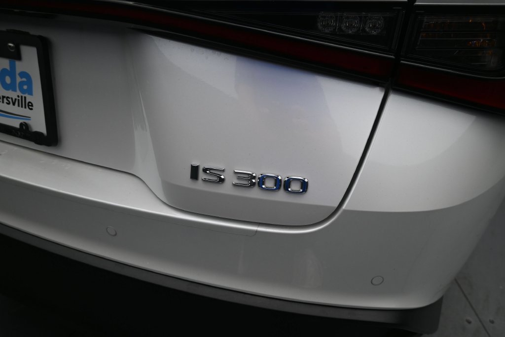 Used 2024 Lexus IS 300 w/ Comfort Package RWD image 18
