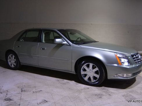 Used 2007 Cadillac DTS Luxury I w/ Trunk Convenience Package image 29