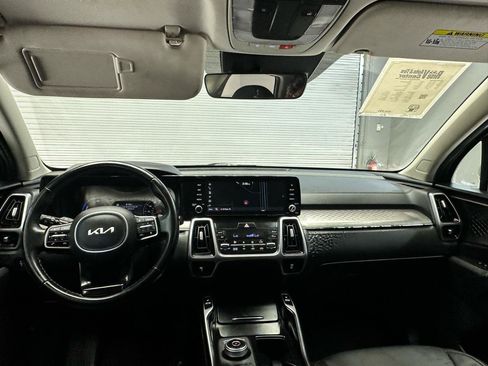 Used 2024 Kia Sorento EX AWD/4WD image 17