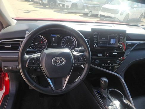Used 2024 Toyota Camry SE image 17