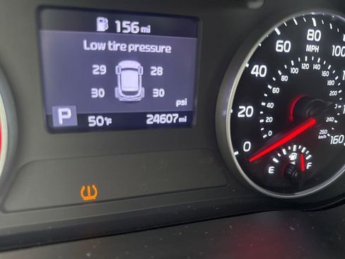 Used 2023 Kia Seltos S w/ Navigation Package image 9