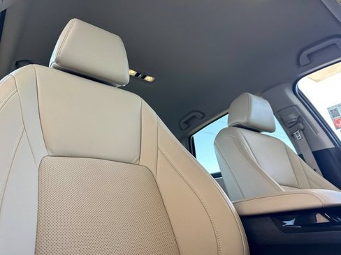 Used 2020 Honda Clarity Touring image 16