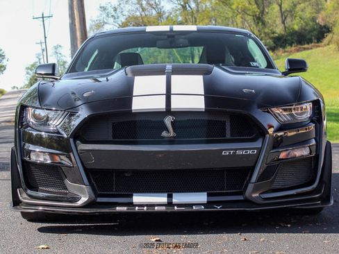 Used 2022 Ford Mustang Shelby GT500 w/ Carbon Fiber Track Pack image 13