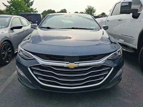 Used 2019 Chevrolet Malibu Premier w/ Sun and Wheel Package FWD image 2