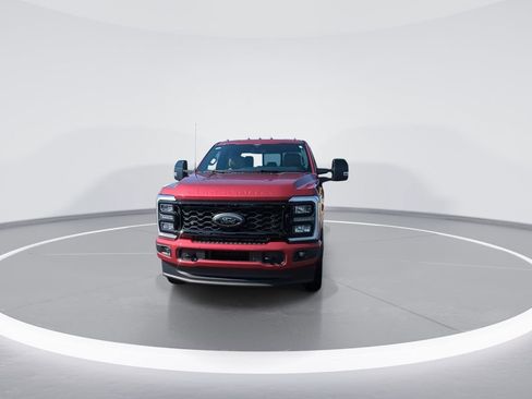 Used 2026 Ford F250 Lariat w/ Black Appearance Package image 3