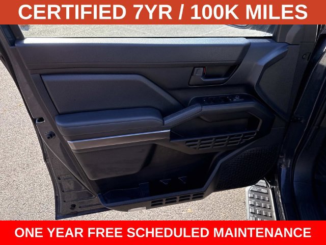 Used 2025 Toyota 4Runner SR5 AWD/4WD image 13