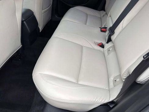 Used 2019 MAZDA MAZDA3 Hatchback FWD image 16