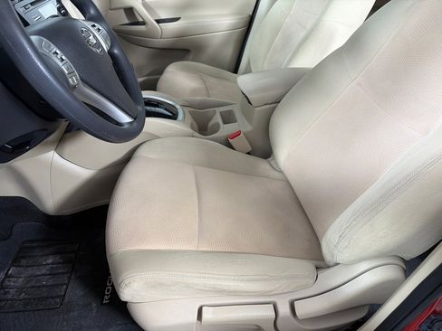 Used 2016 Nissan Rogue S w/ Appearance Package FWD image 11