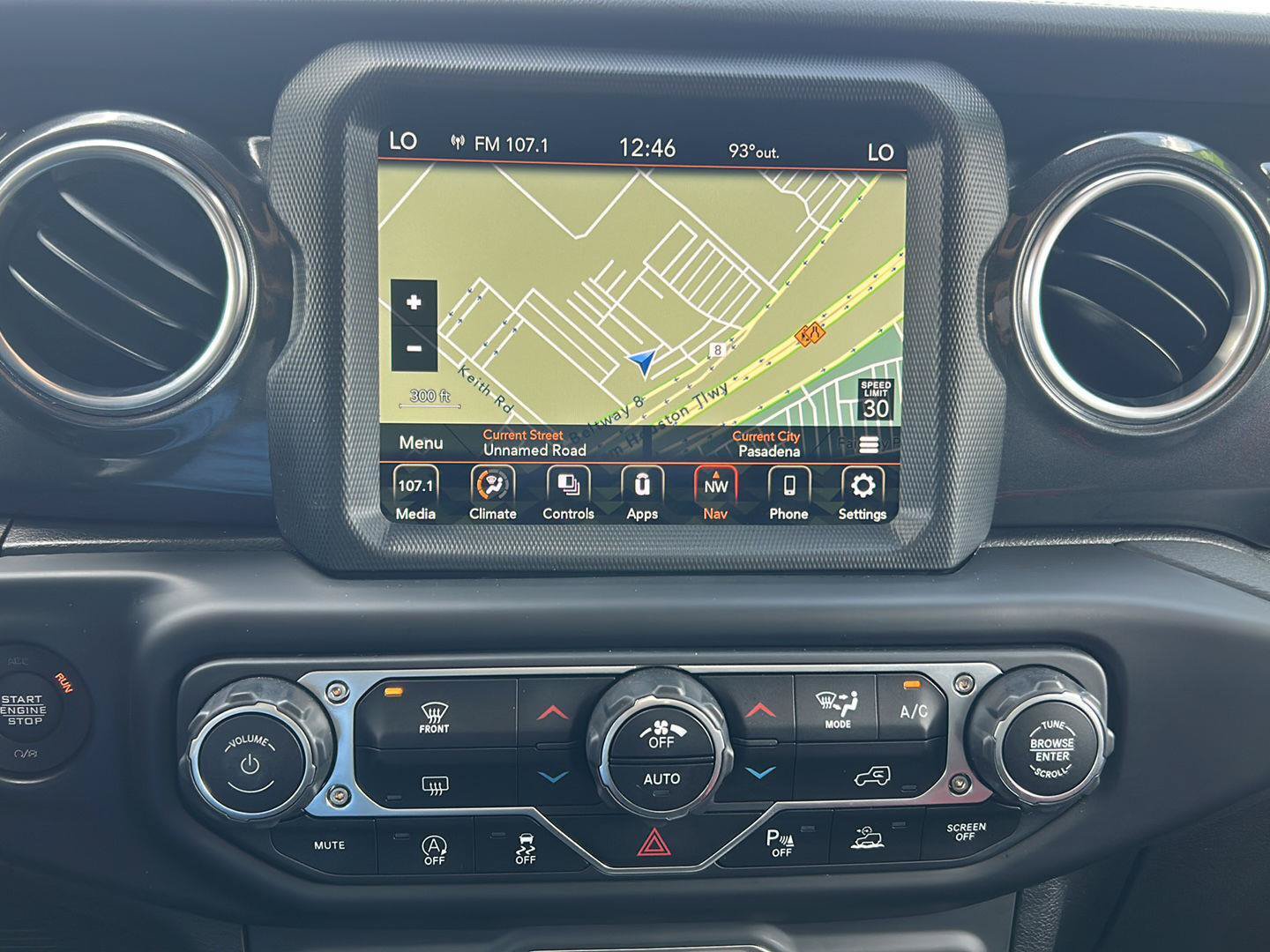 Used 2023 Jeep Wrangler Unlimited Sahara AWD/4WD image 15
