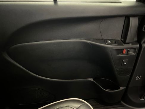 Used 2025 Chrysler Pacifica Limited image 20