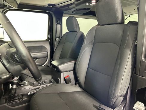 Used 2022 Jeep Wrangler Sport AWD/4WD image 5