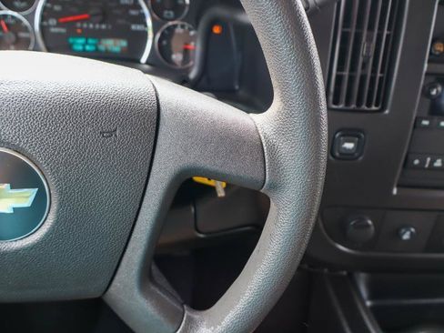 Used 2024 Chevrolet Express 3500 LT w/ LT Preferred Equipment Group RWD image 17