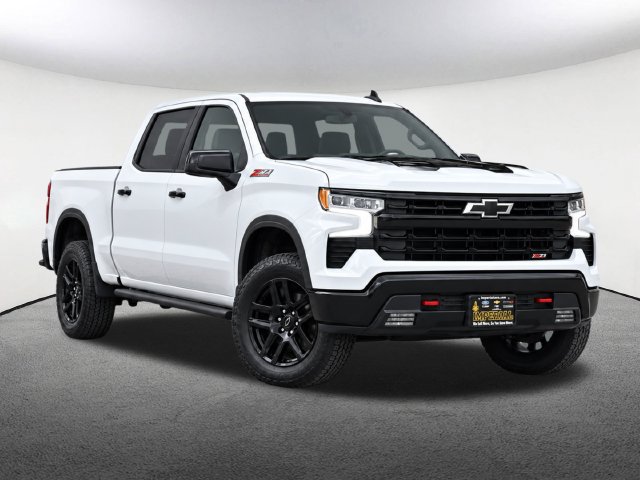 Used 2022 Chevrolet Silverado 1500 LT Trail Boss w/ Convenience Package II AWD/4WD image 2