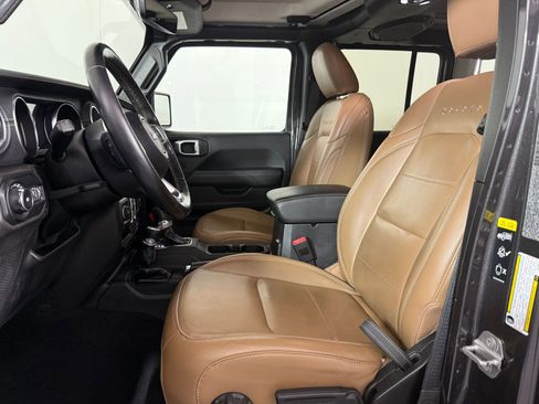 Used 2020 Jeep Wrangler Unlimited Sahara AWD/4WD image 6