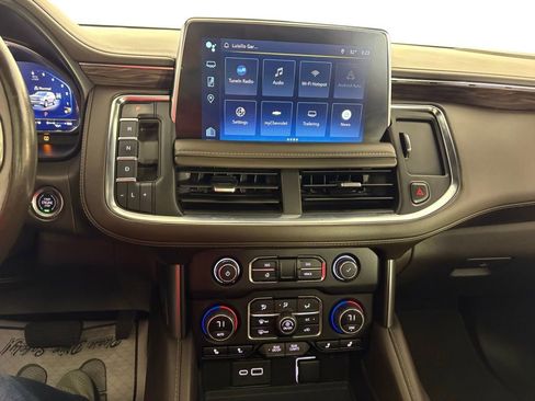 Used 2022 Chevrolet Suburban LT w/ LT Signature Package AWD/4WD image 27