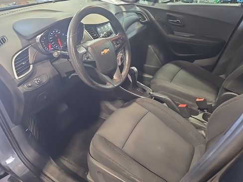 Used 2019 Chevrolet Trax LT FWD image 14