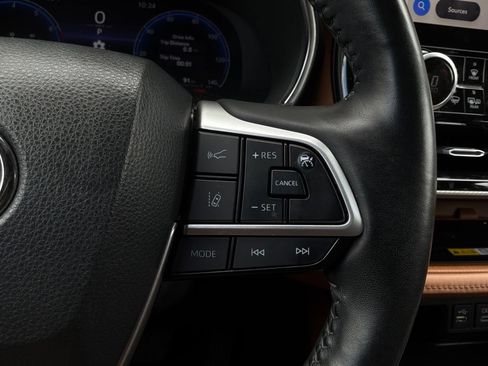 Used 2023 Toyota Highlander Platinum FWD image 42