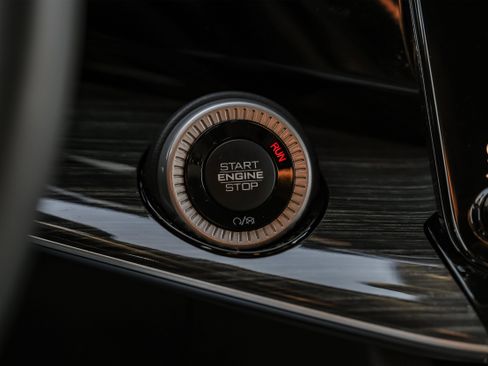 Used 2022 Jeep Wagoneer Series III w/ Convenience Group I image 19