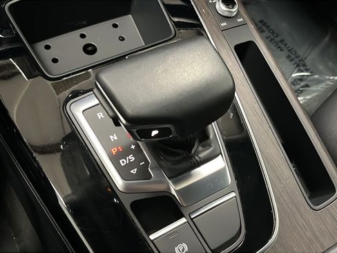 Used 2023 Audi Q5 2.0T Premium w/ Convenience Package AWD/4WD image 21