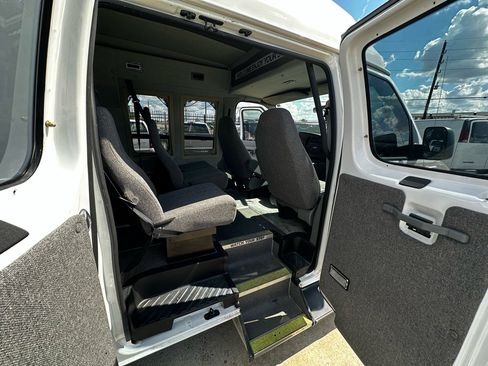 Used 2004 Ford E-250 and Econoline 250 Extended image 60