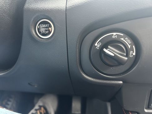 Used 2023 Nissan Frontier PRO-4X w/ Pro Convenience Package image 18