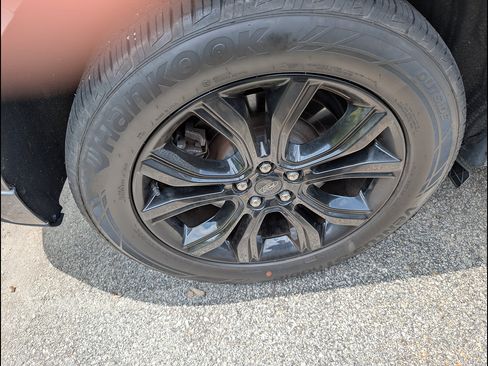 Used 2023 Ford Edge SE w/ Black Appearance Package AWD/4WD image 3