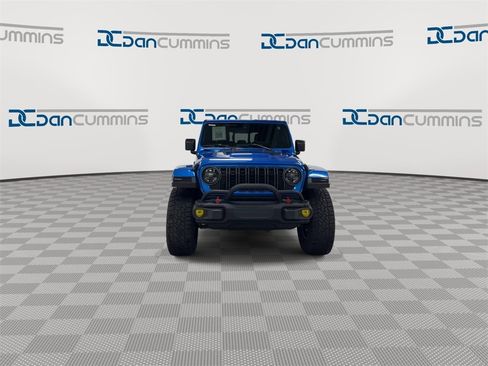 Used 2024 Jeep Gladiator Rubicon image 3