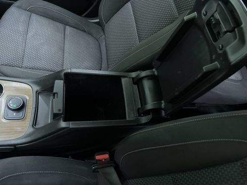 Used 2021 GMC Acadia SLE FWD image 25