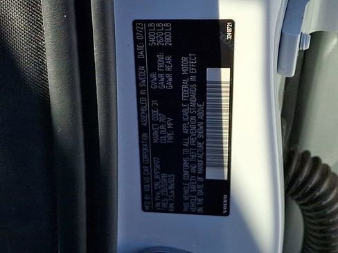 Used 2024 Volvo XC60 B5 Plus w/ Protection Package Premier image 34